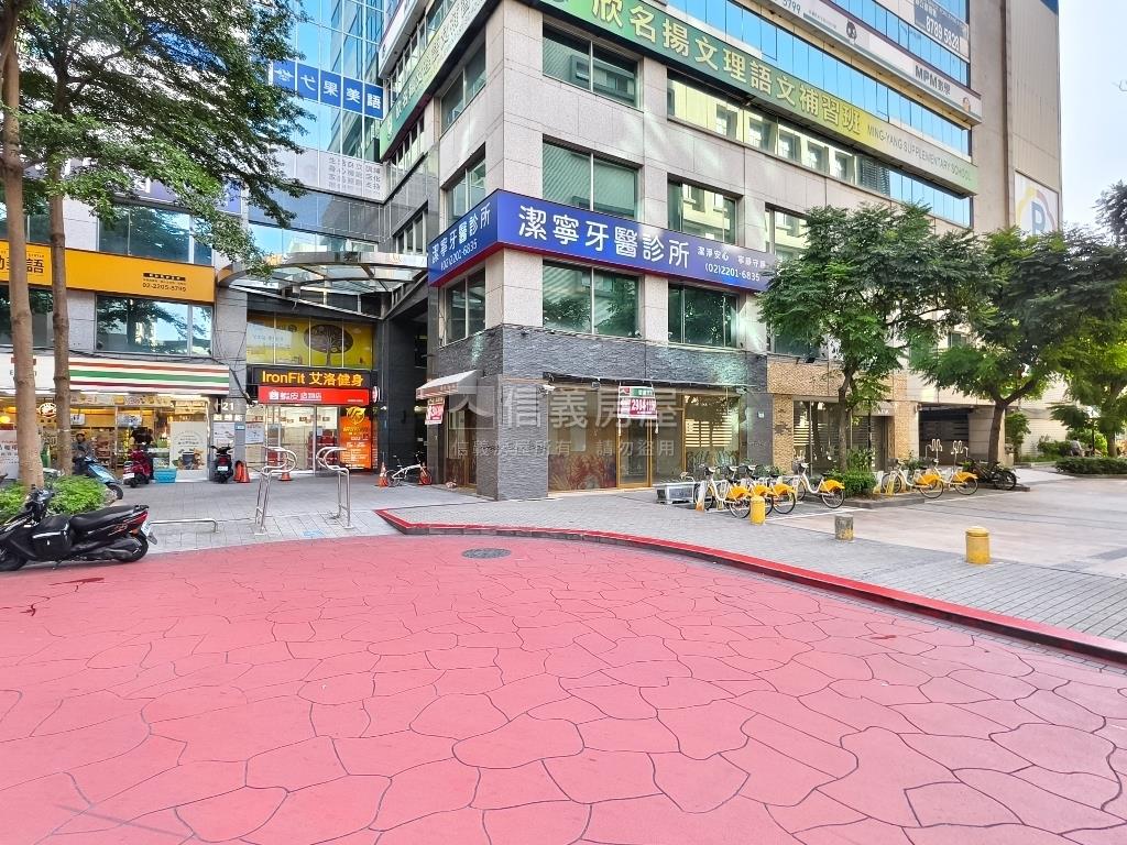 鴻金寶角窗金店面房屋室內格局與周邊環境