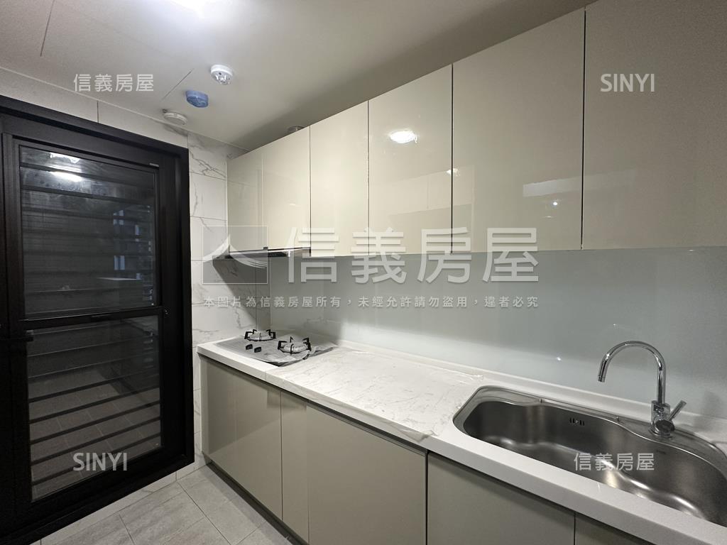 信義嘉品景觀大戶房屋室內格局與周邊環境