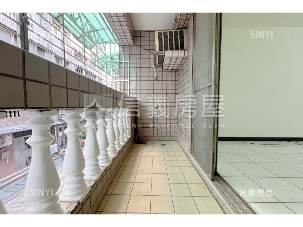 近南港展覽館電梯三房房屋室內格局與周邊環境