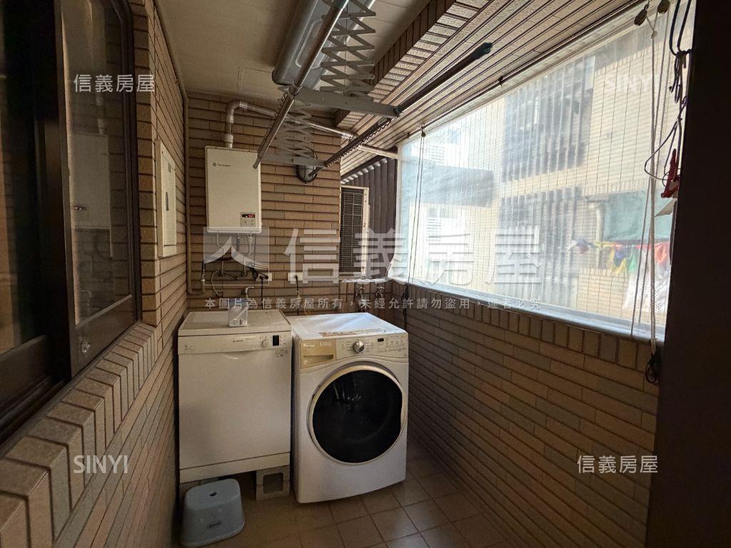 北屯１０年四房平車精裝潢房屋室內格局與周邊環境