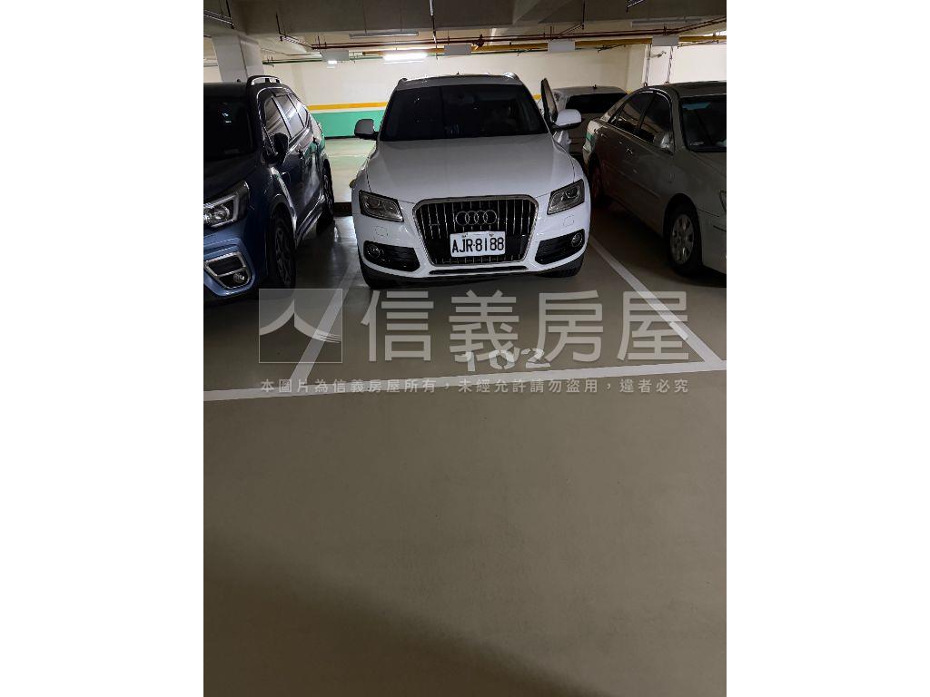 北屯１０年四房平車精裝潢房屋室內格局與周邊環境