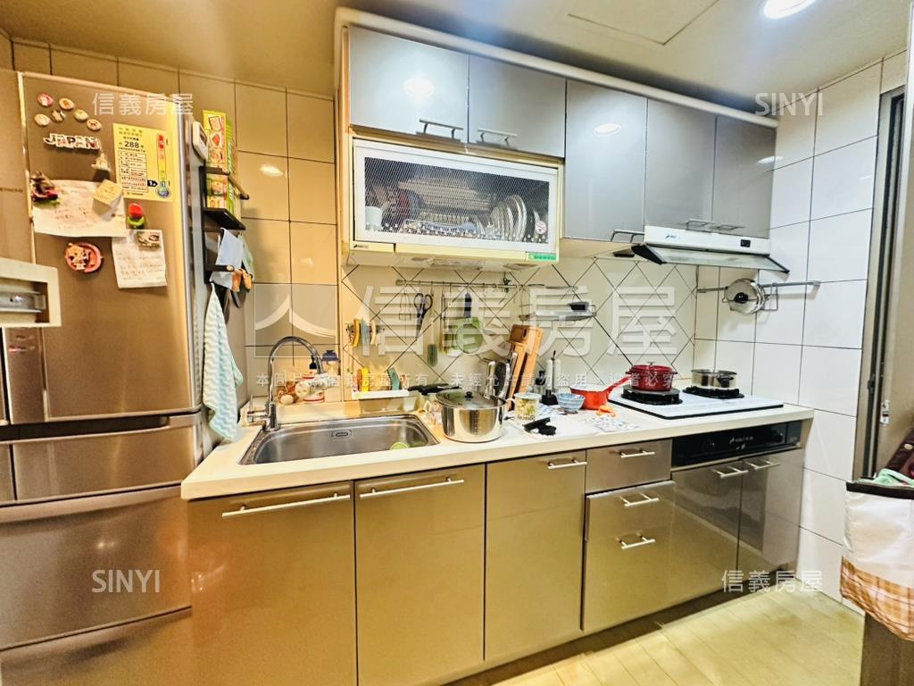 水築館高樓景觀美邸房屋室內格局與周邊環境