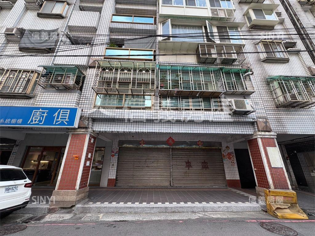 近ＳＢ１２站面寬金店面房屋室內格局與周邊環境