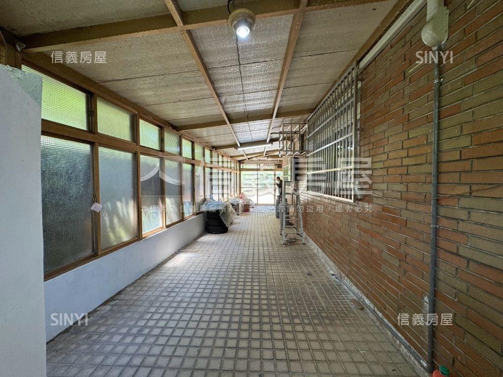 巨豪小築庭院大３房雙車位房屋室內格局與周邊環境