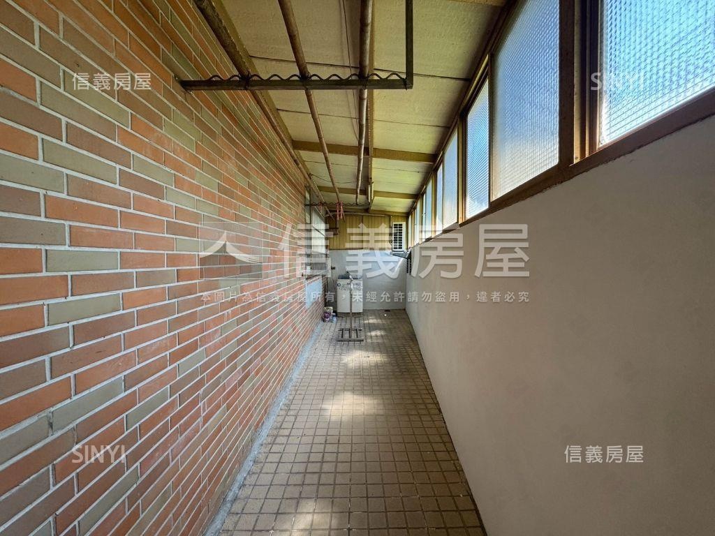 巨豪小築庭院大３房雙車位房屋室內格局與周邊環境