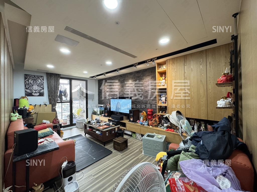 近文化中心四季淳次高美宅房屋室內格局與周邊環境