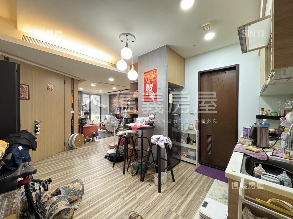 近文化中心四季淳次高美宅房屋室內格局與周邊環境