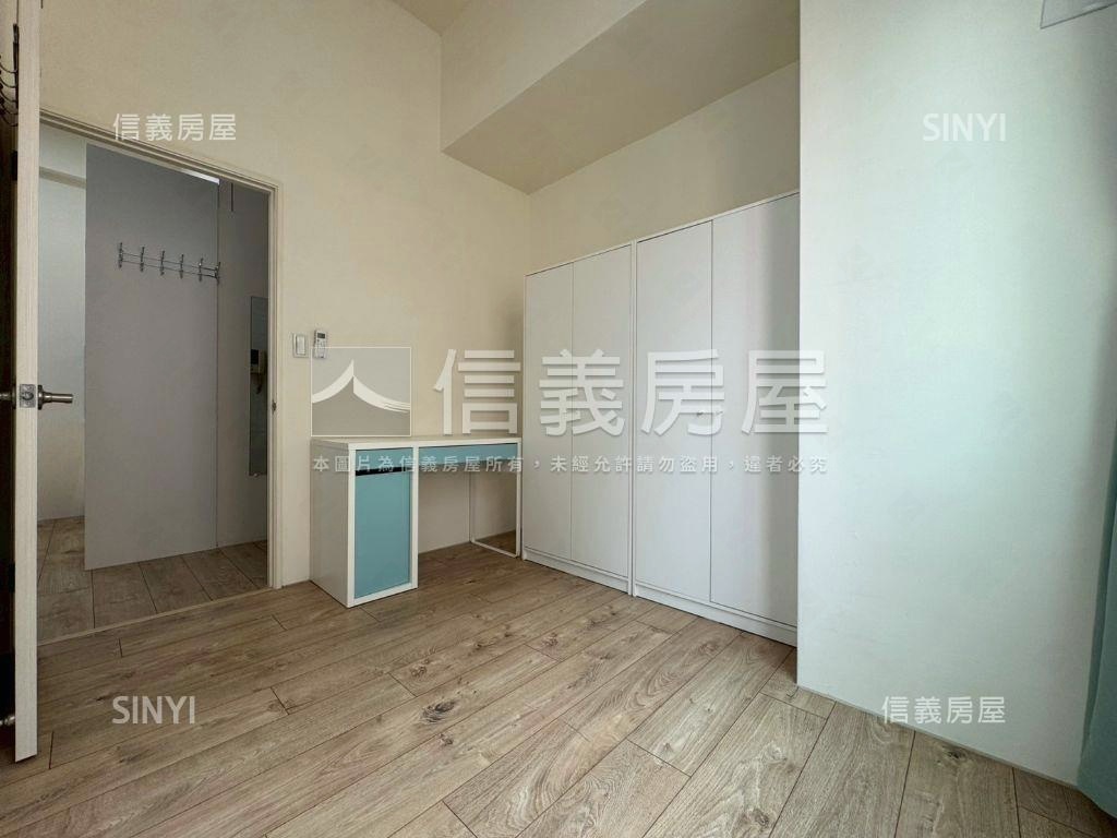 登峰２１。新裝兩房雙陽台房屋室內格局與周邊環境