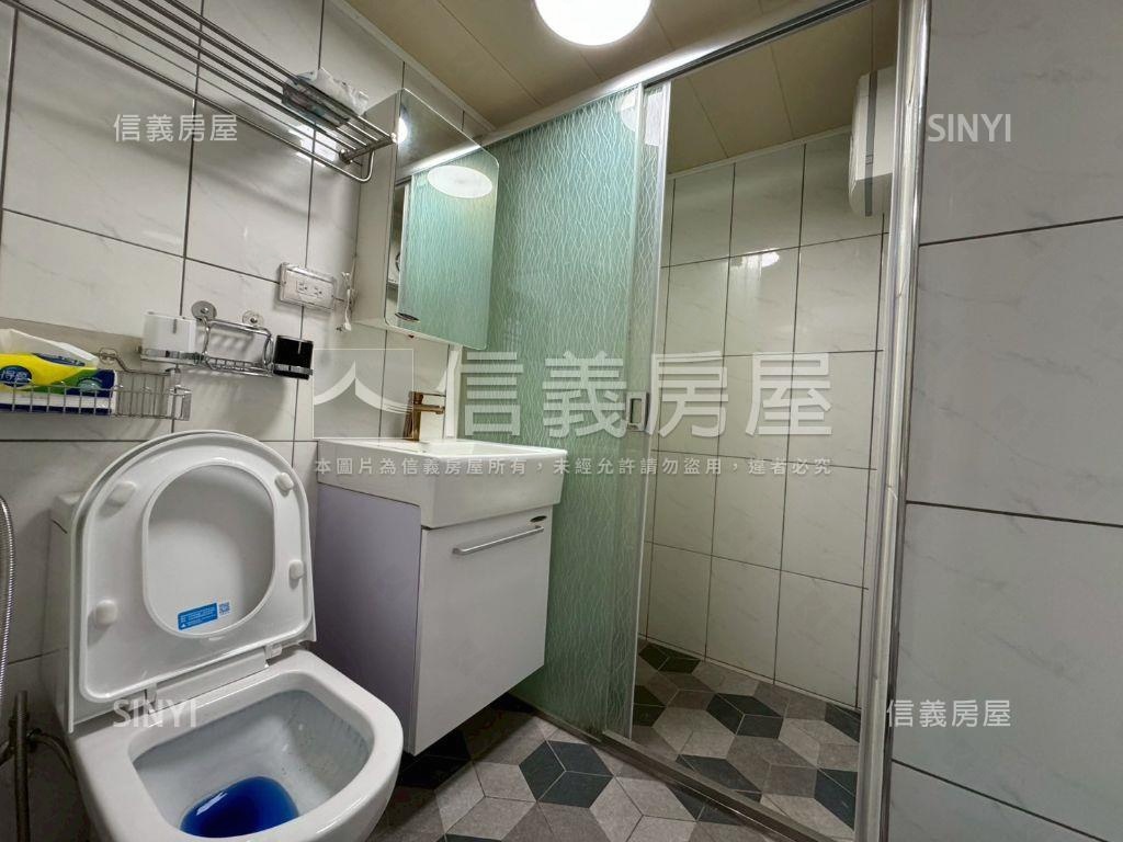 登峰２１。新裝兩房雙陽台房屋室內格局與周邊環境