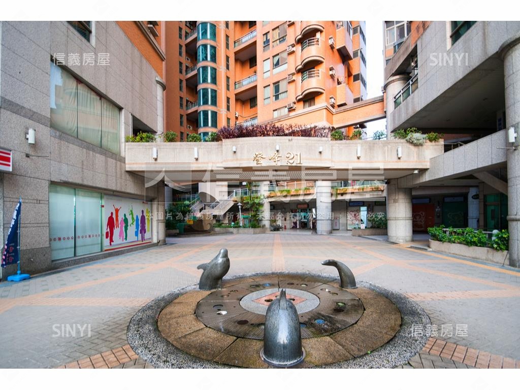 登峰２１。新裝兩房雙陽台房屋室內格局與周邊環境