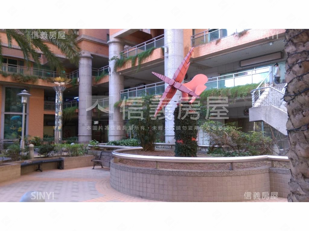登峰２１。新裝兩房雙陽台房屋室內格局與周邊環境