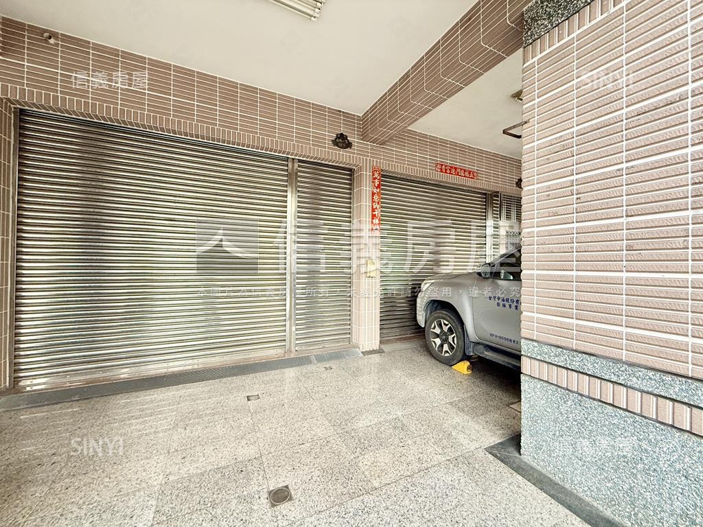 鳳甲正路透天店面房屋室內格局與周邊環境