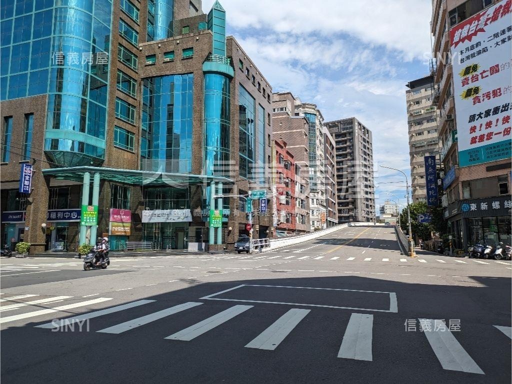 鴻柏鴻碩稀有釋出戶來看房屋室內格局與周邊環境