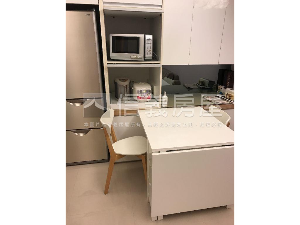 台北人面中庭樹海兩房房屋室內格局與周邊環境