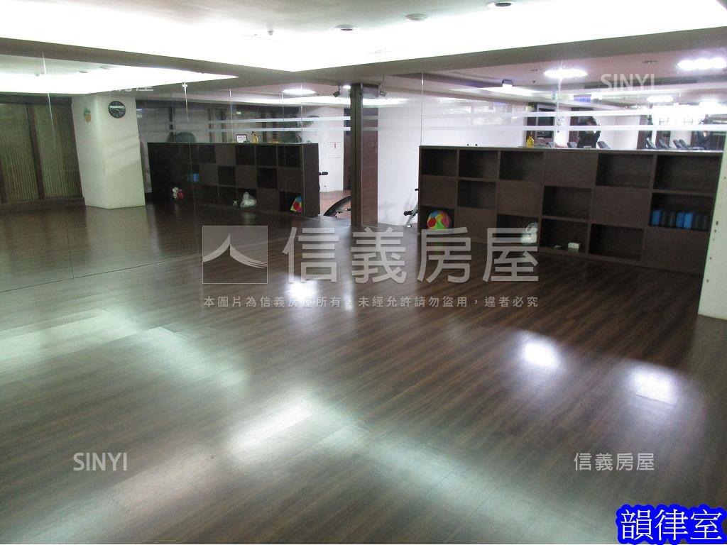 台北人面中庭樹海兩房房屋室內格局與周邊環境