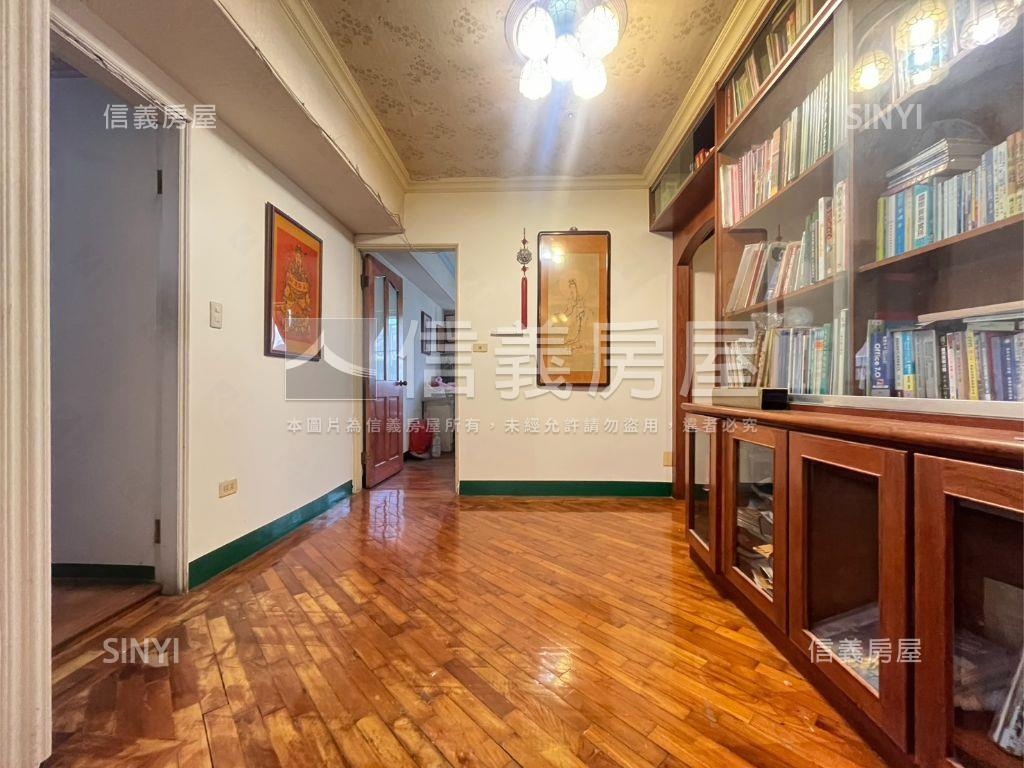 蛋黃核心景觀車位邸宅房屋室內格局與周邊環境