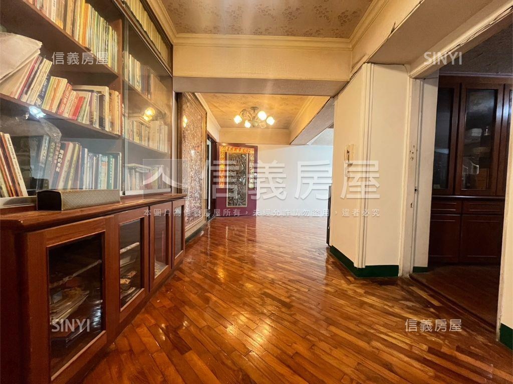 蛋黃核心景觀車位邸宅房屋室內格局與周邊環境