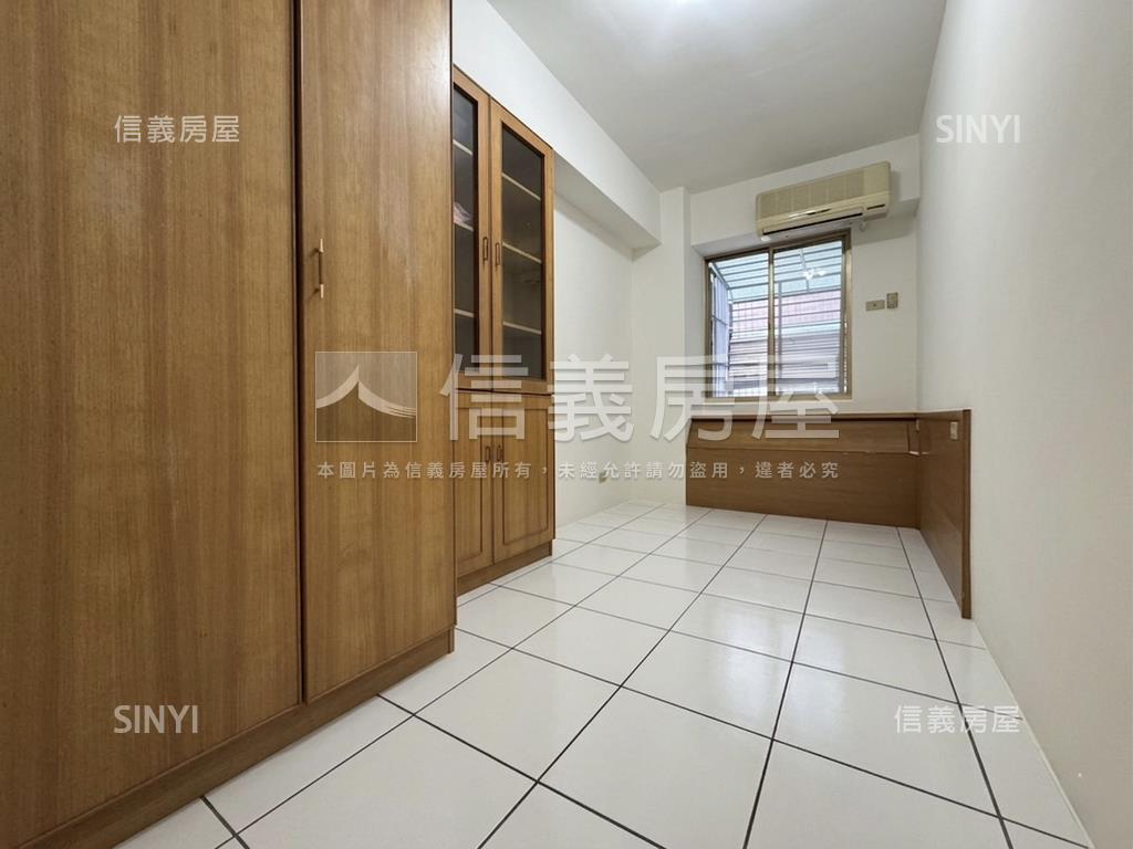 近重劃區華廈方正三房房屋室內格局與周邊環境