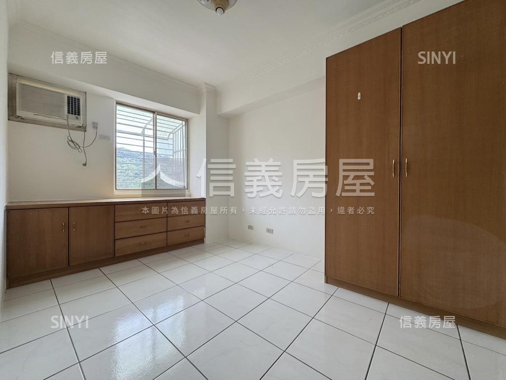 近重劃區華廈方正三房房屋室內格局與周邊環境