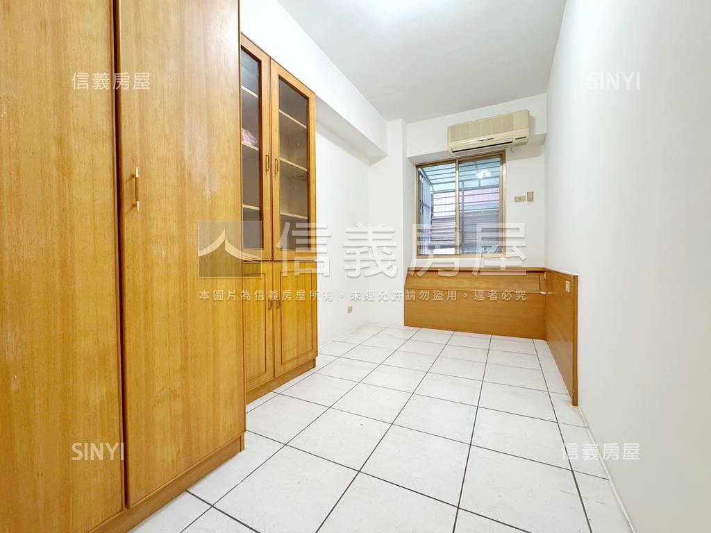 近重劃區華廈方正三房房屋室內格局與周邊環境