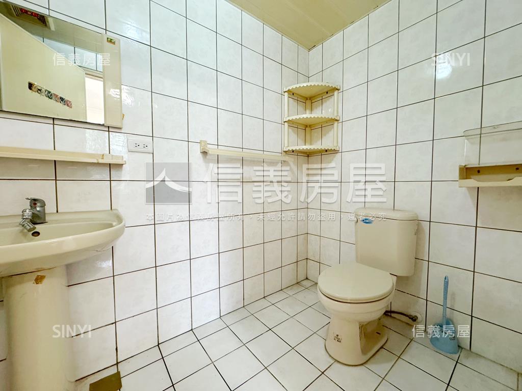 近重劃區華廈方正三房房屋室內格局與周邊環境