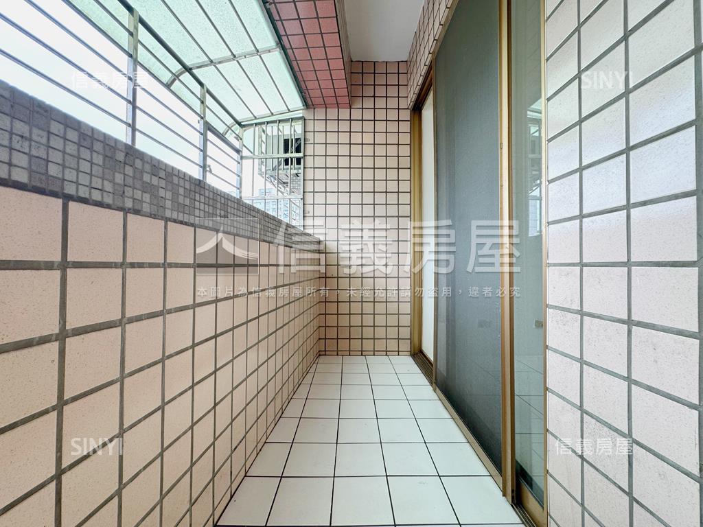 近重劃區華廈方正三房房屋室內格局與周邊環境