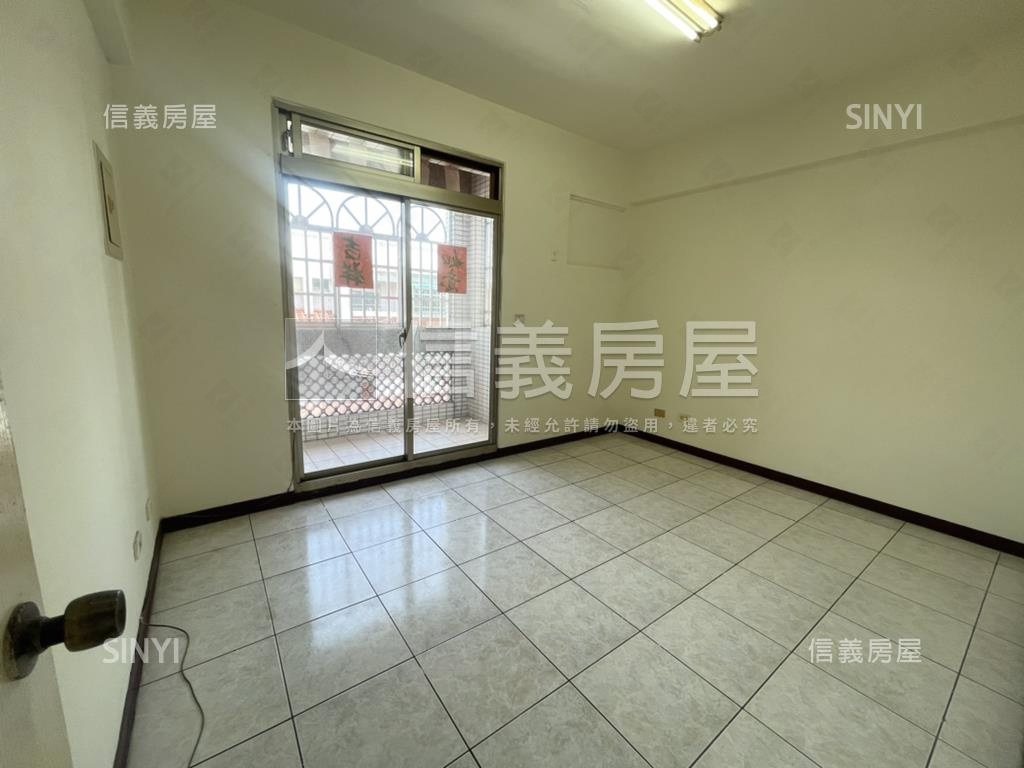 糖友商圈方便停車活路透天房屋室內格局與周邊環境