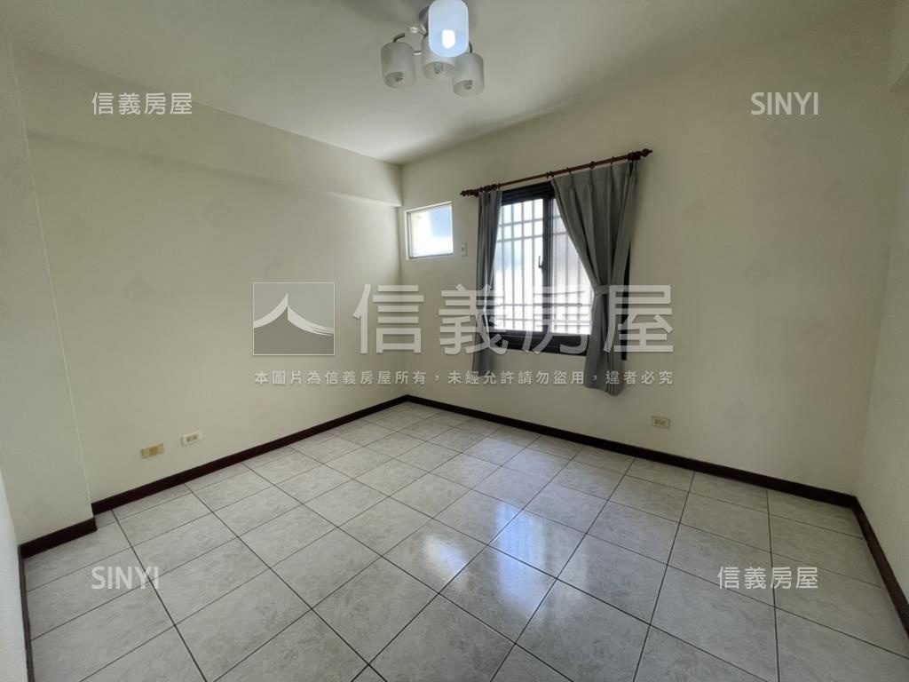 糖友商圈方便停車活路透天房屋室內格局與周邊環境
