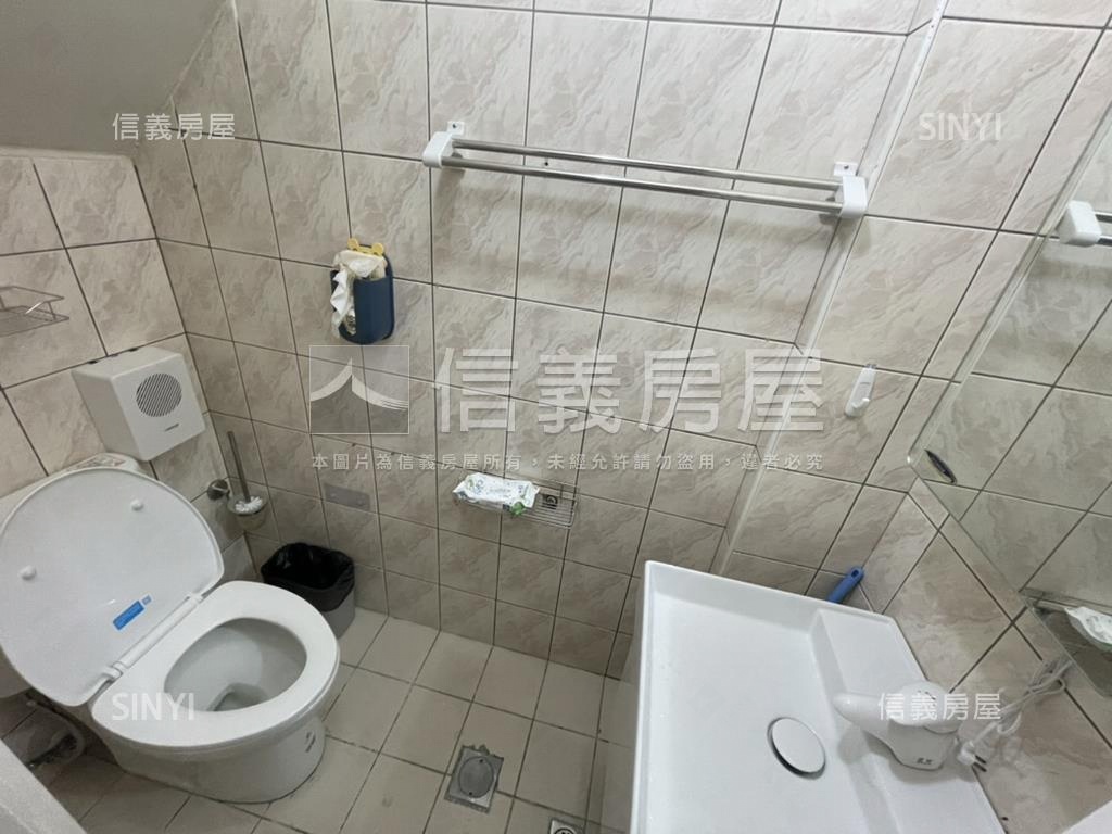 糖友商圈方便停車活路透天房屋室內格局與周邊環境