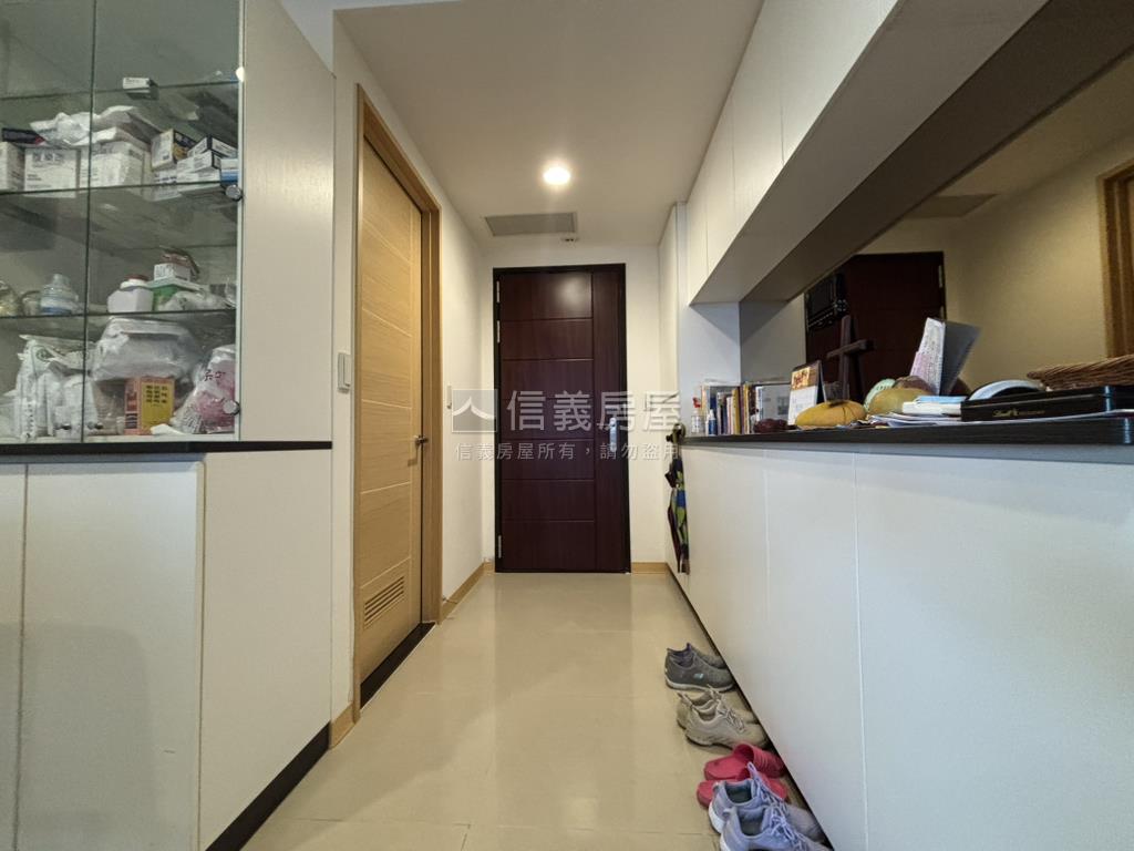 台北灣江南海景三房房屋室內格局與周邊環境
