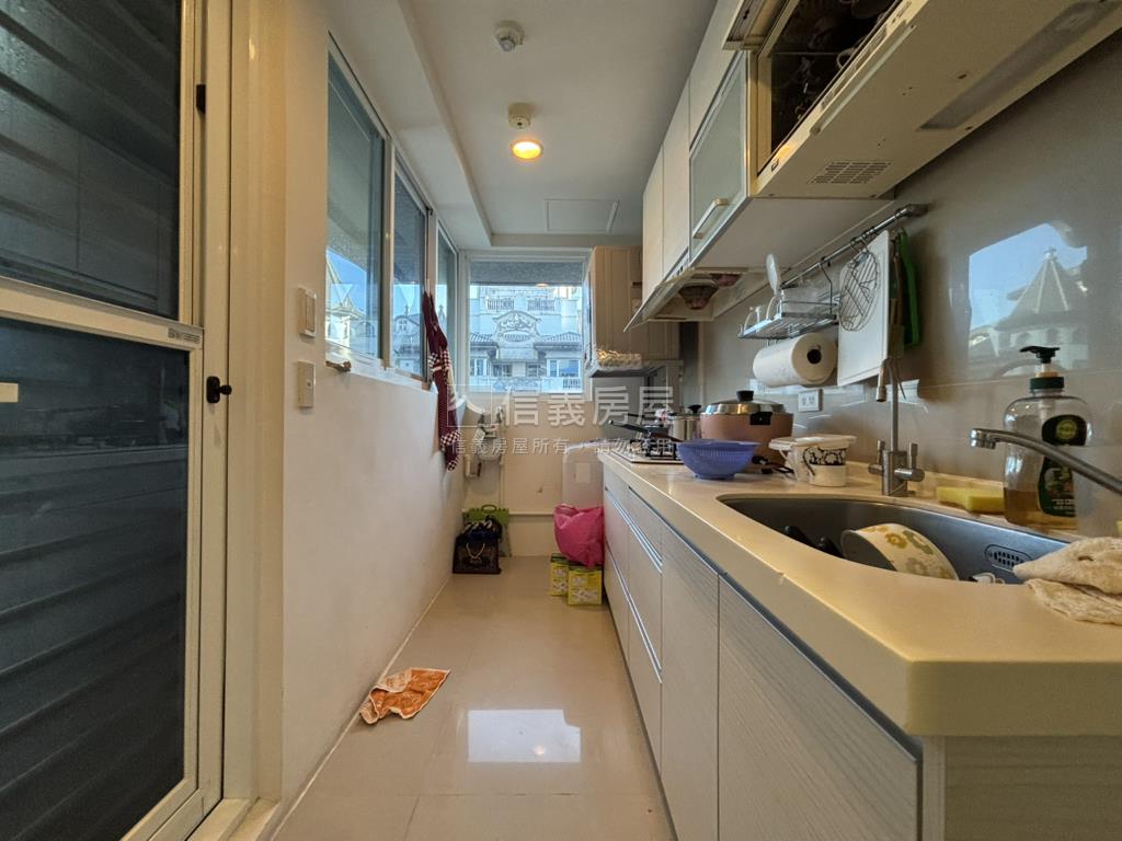 台北灣江南海景三房房屋室內格局與周邊環境