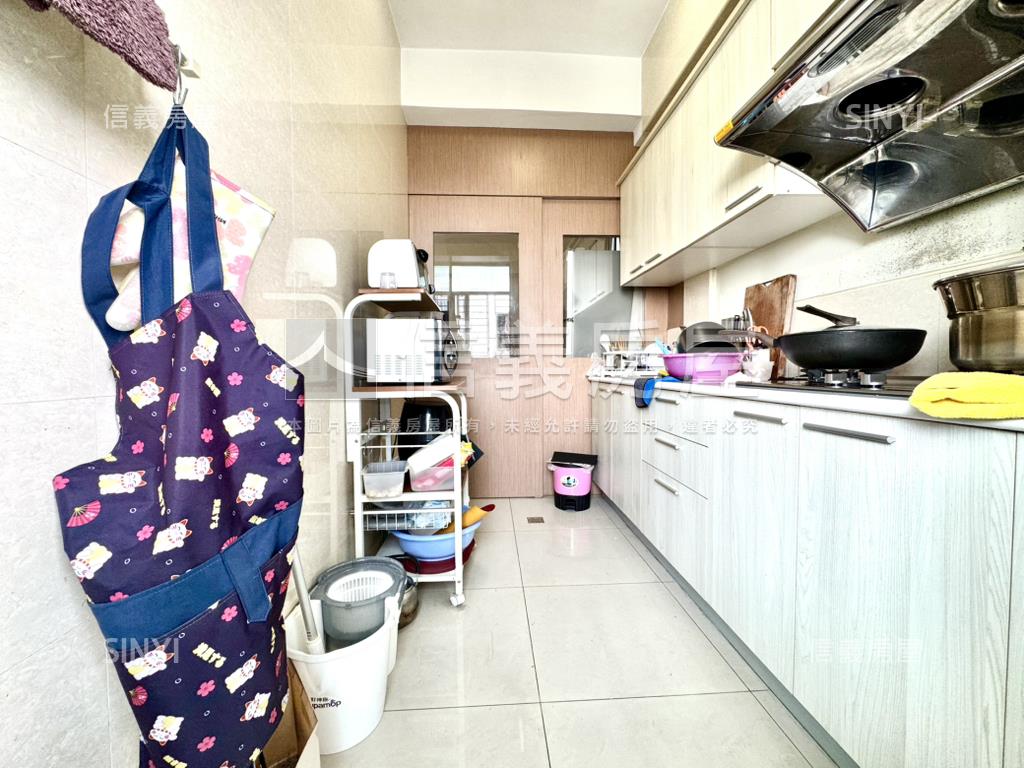 內新街低總價漂亮三房房屋室內格局與周邊環境