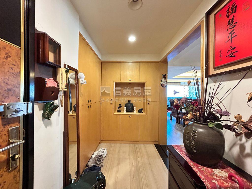 五期上第大坪數稀有釋出房屋室內格局與周邊環境