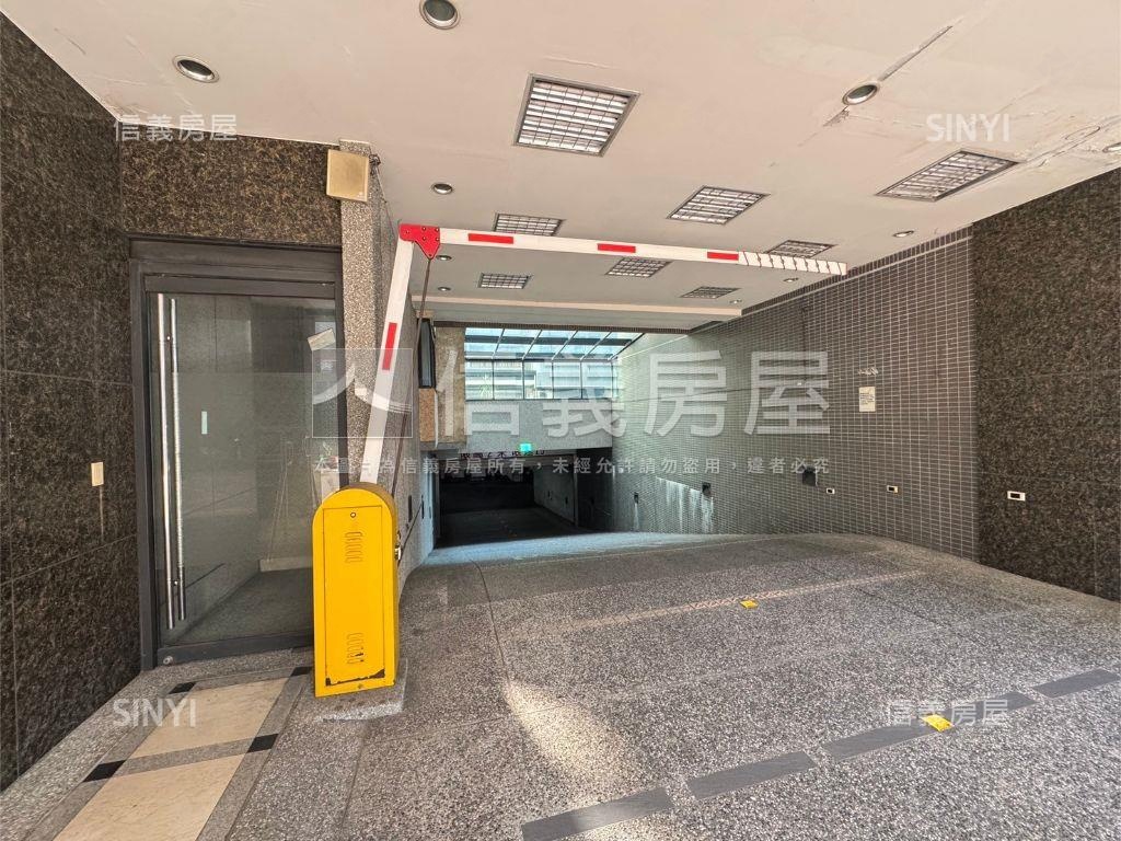 櫻花ＬＶ。低總價角間店面房屋室內格局與周邊環境