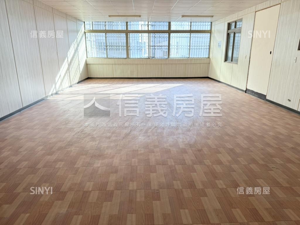 中山路大面寬金雞母店霸房屋室內格局與周邊環境