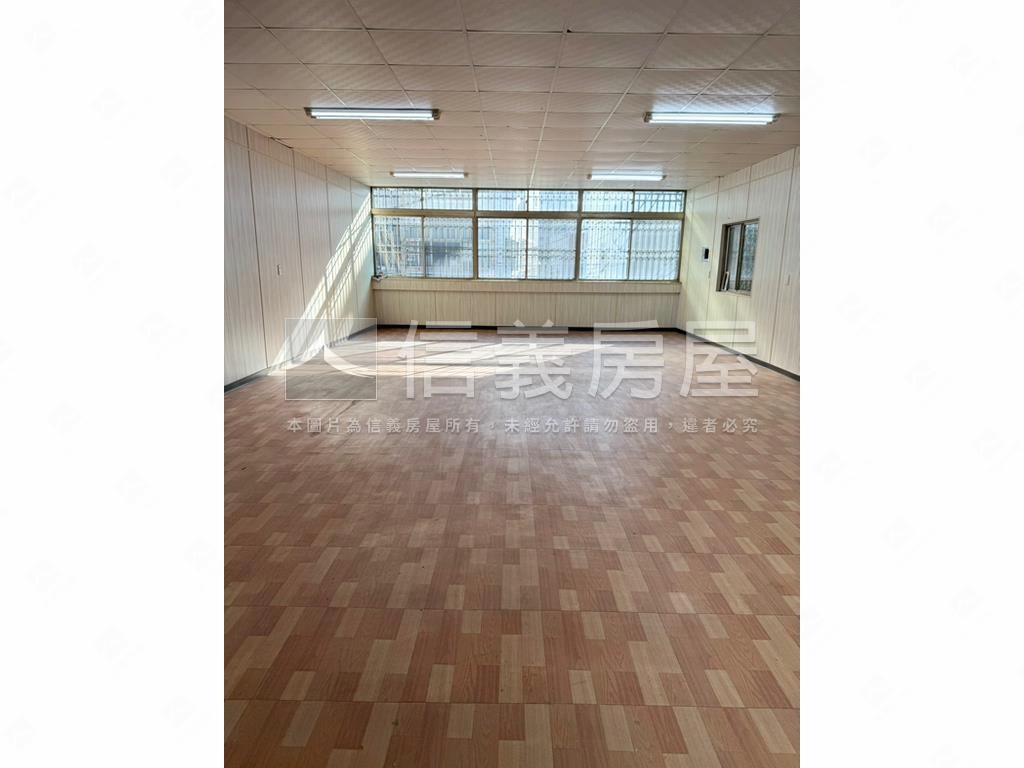 中山路大面寬金雞母店霸房屋室內格局與周邊環境