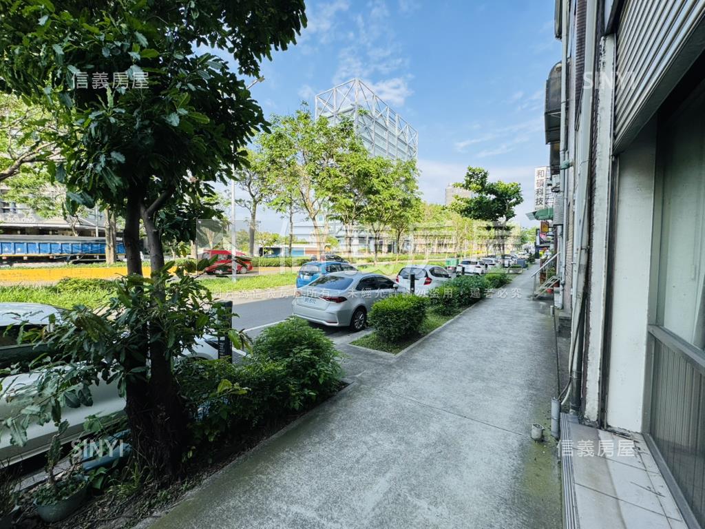 建功前後臨路車庫透天房屋室內格局與周邊環境