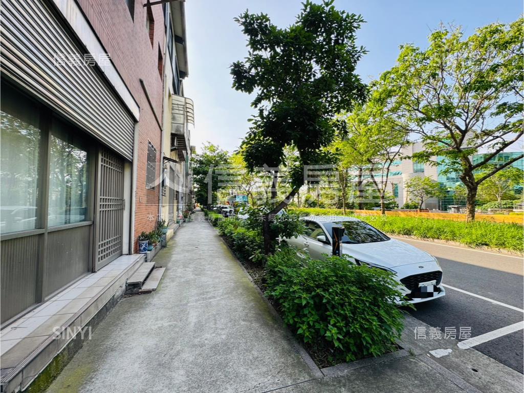 建功前後臨路車庫透天房屋室內格局與周邊環境