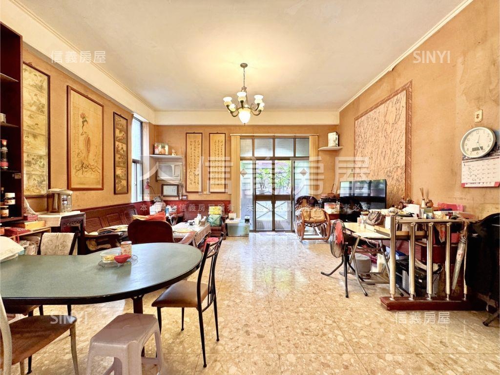 近自由市場地點好面寬透天房屋室內格局與周邊環境