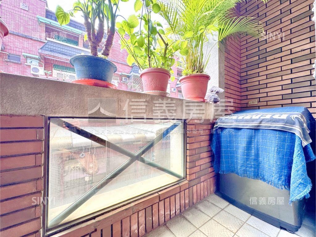 近自由市場地點好面寬透天房屋室內格局與周邊環境