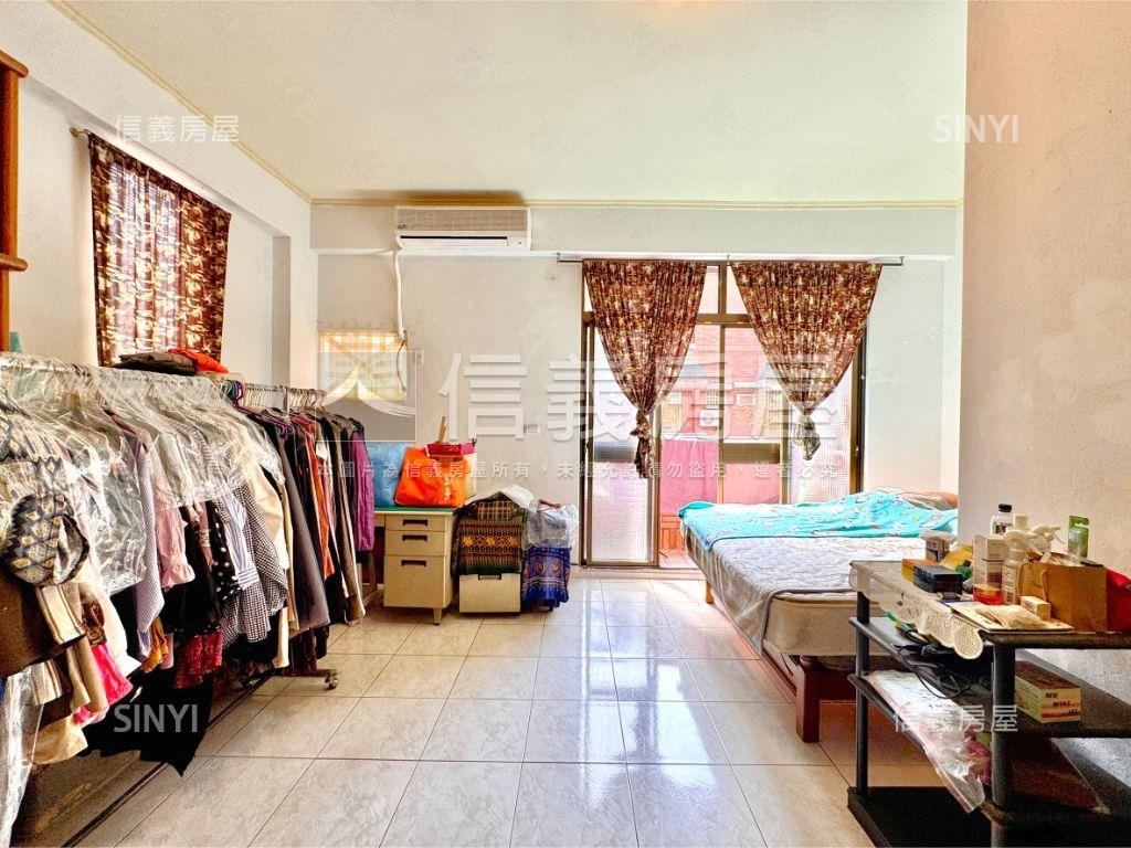 近自由市場地點好面寬透天房屋室內格局與周邊環境