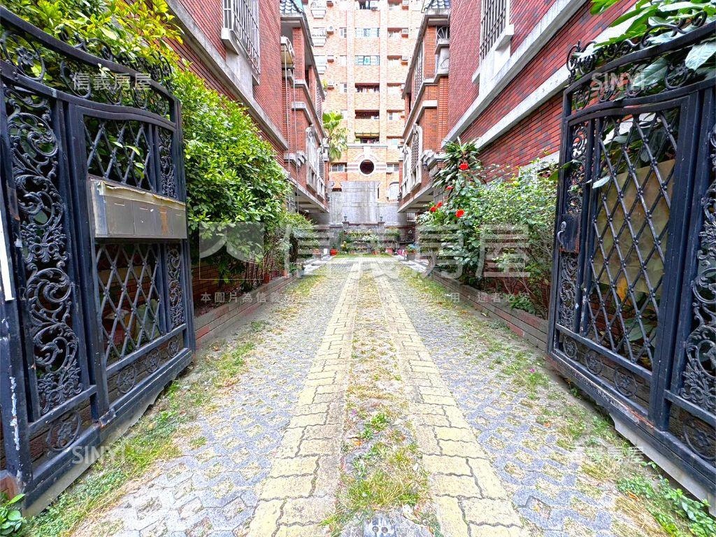 近自由市場地點好面寬透天房屋室內格局與周邊環境