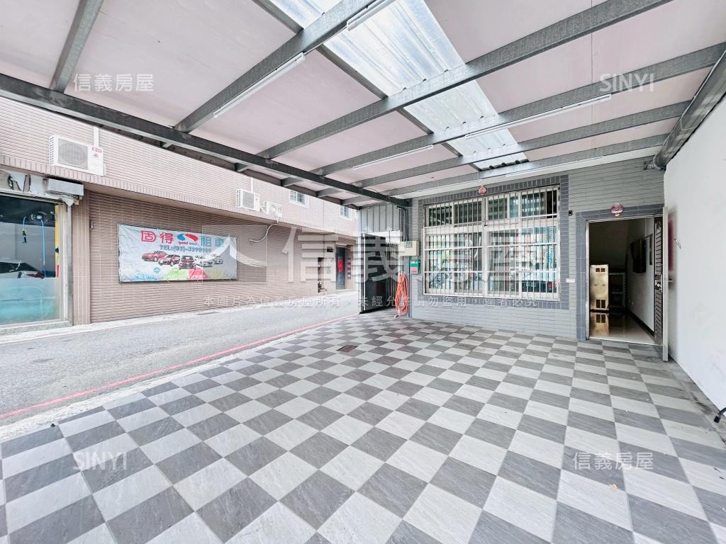 中正路旁土地８２坪大透店房屋室內格局與周邊環境