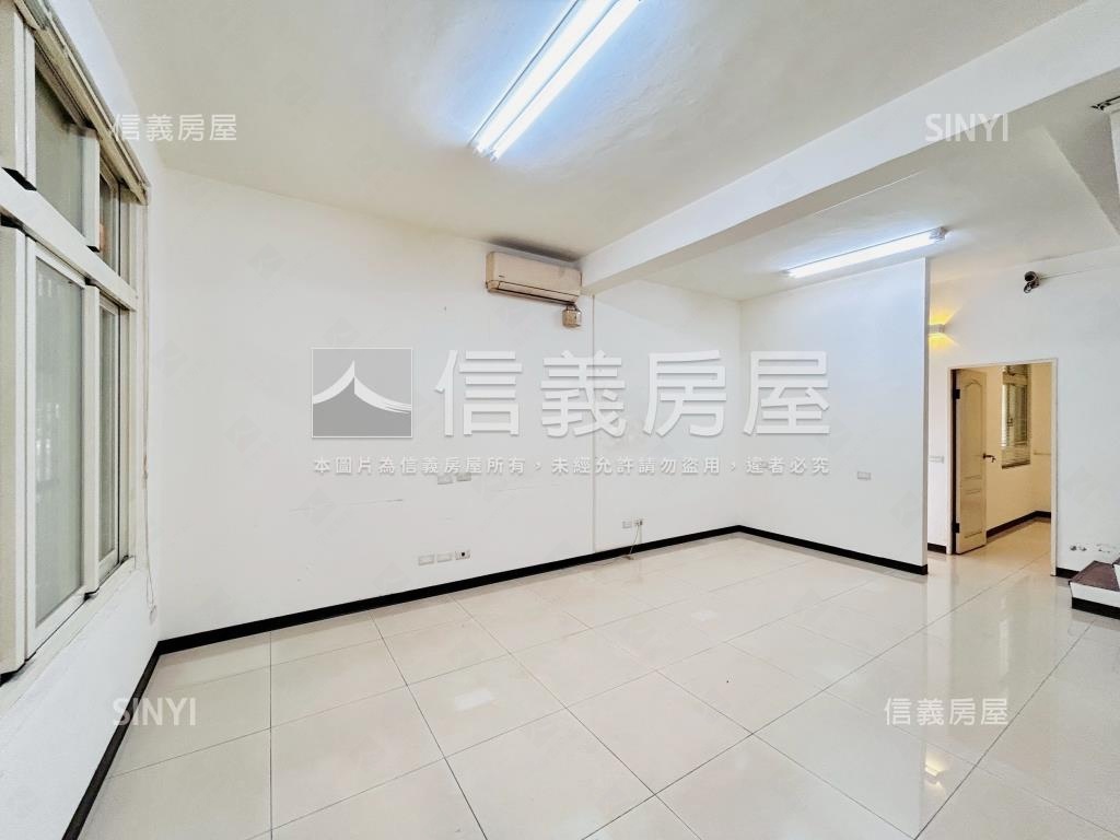 中正路旁土地８２坪大透店房屋室內格局與周邊環境