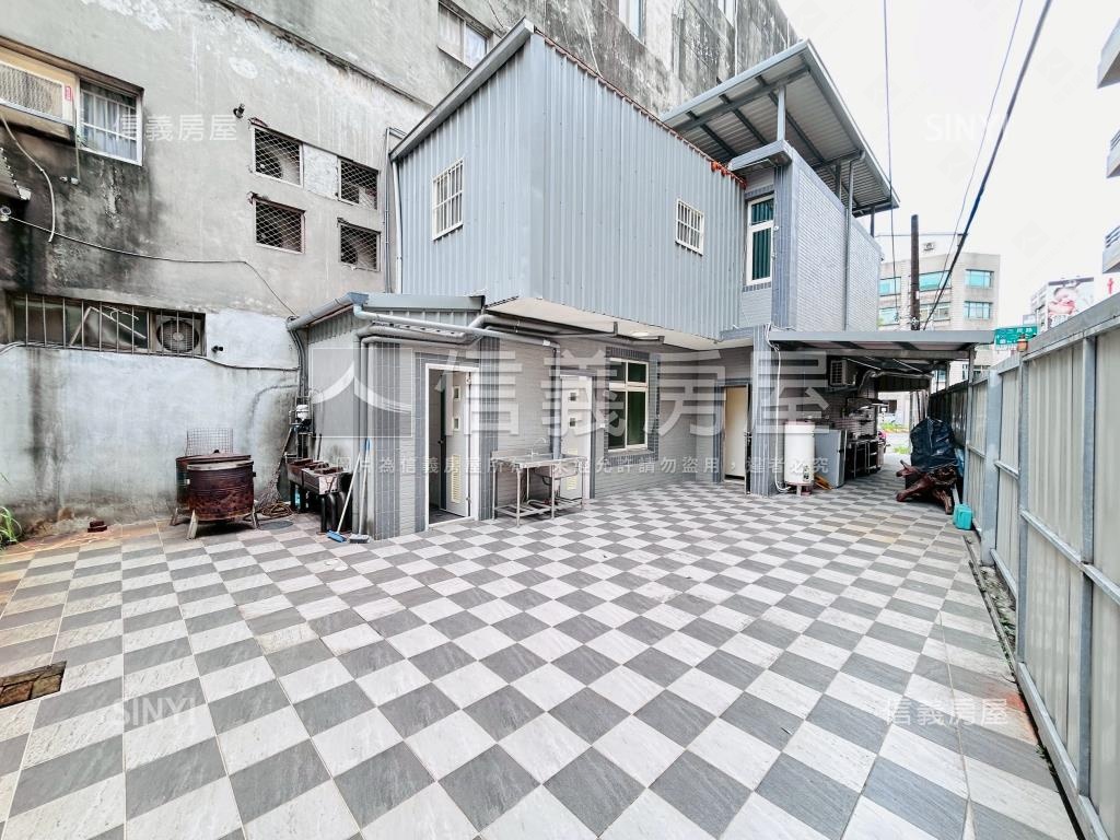 中正路旁土地８２坪大透店房屋室內格局與周邊環境