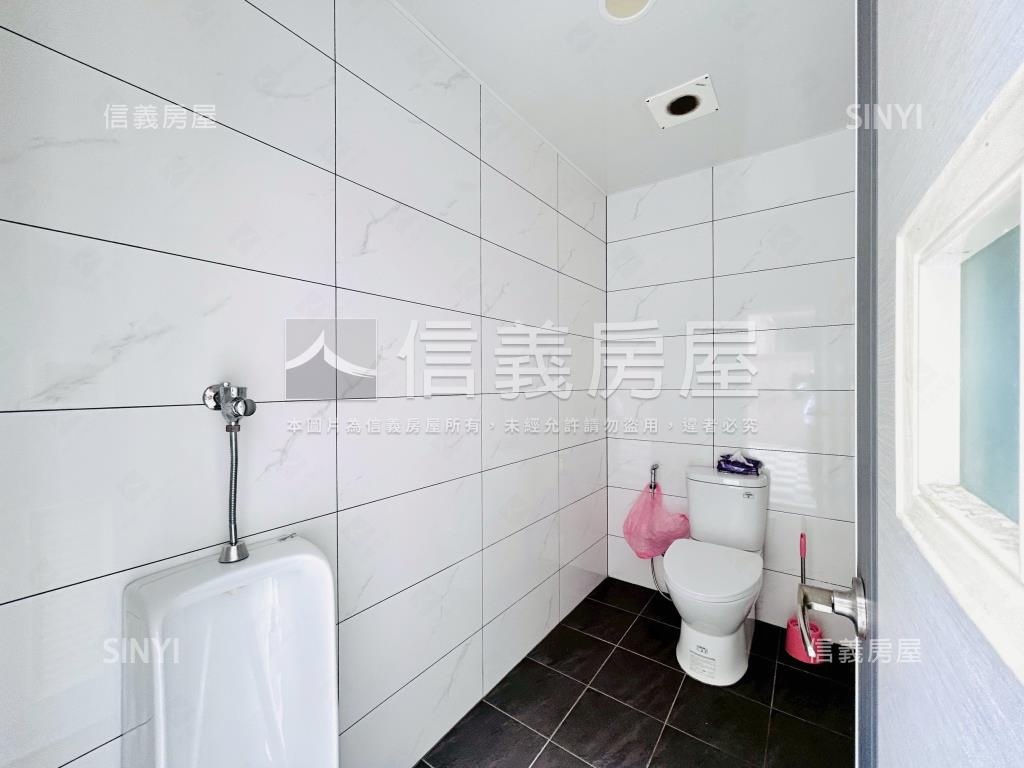 中正路旁土地８２坪大透店房屋室內格局與周邊環境