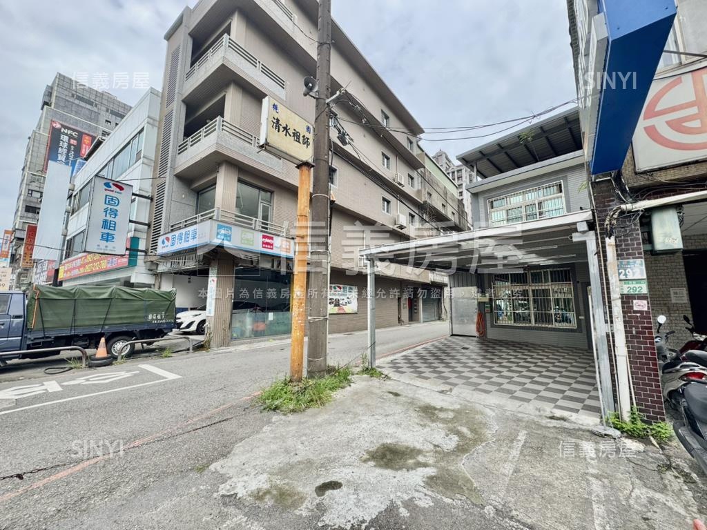 中正路旁土地８２坪大透店房屋室內格局與周邊環境
