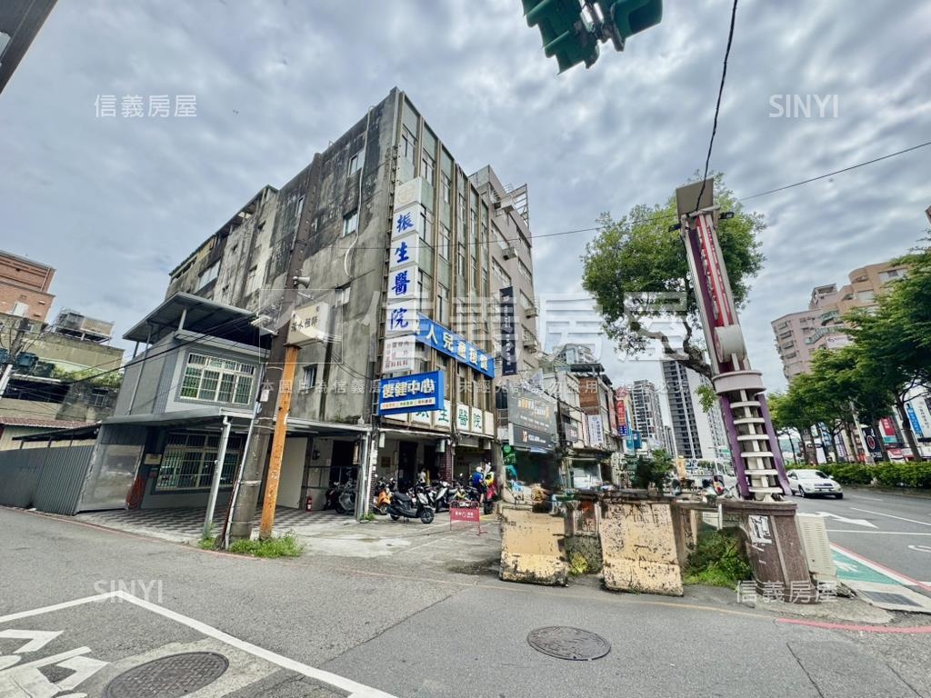 中正路旁土地８２坪大透店房屋室內格局與周邊環境