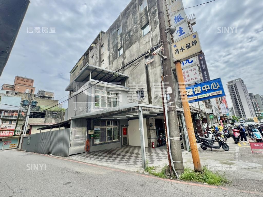 中正路旁土地８２坪大透店房屋室內格局與周邊環境