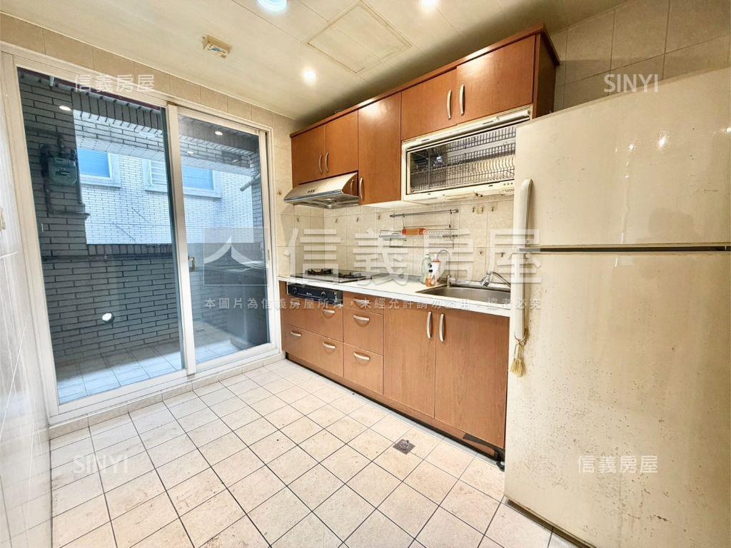 專任＊湯泉次高樓明亮３房房屋室內格局與周邊環境